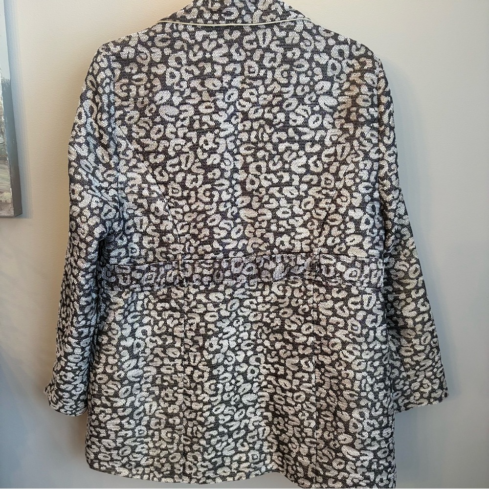 Women's Leopard Print Jacket - Picture 15 of 15